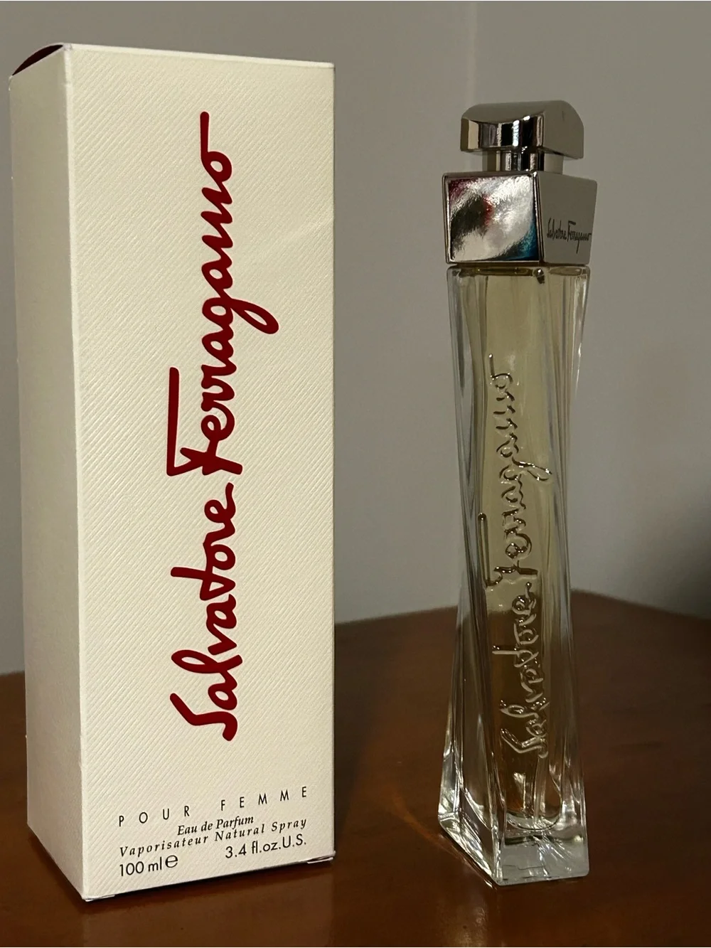 Salvatore Ferragamo Pour Femme Eau de Parfum - Picture 2 of 4